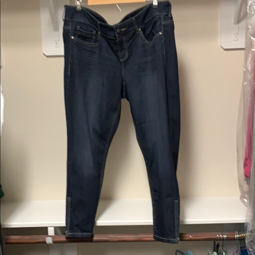 Torrid-Denim Capri-zippier ankle